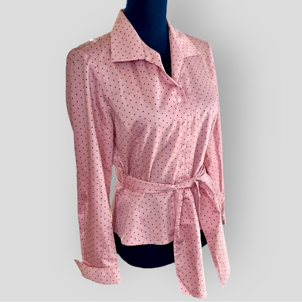 EUC Jones New York Signature Pink Polkadot Button-Up Shirt w/ Tie Belt